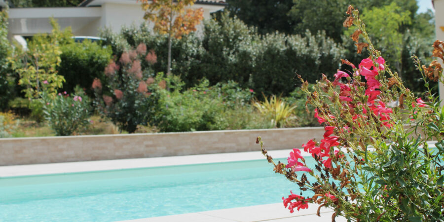 Mur - Jardin - Piscine - Plantation - Fleurie - Parement - Potager - Terrasse - Pergola